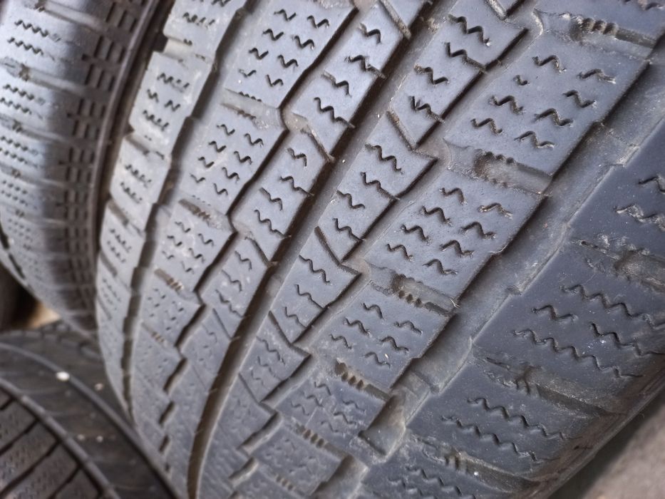 2 anvelope 215/60 R17 C Continental