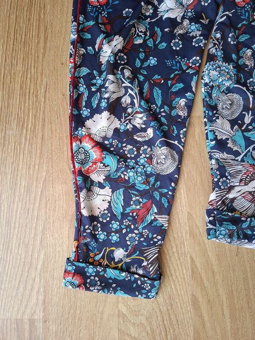 Pantaloni Pull&Bear-model floral