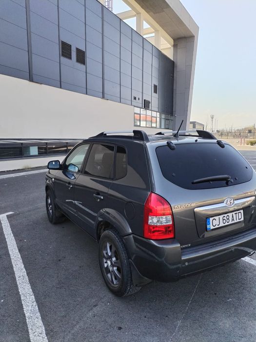 Hyundai Tucson        .