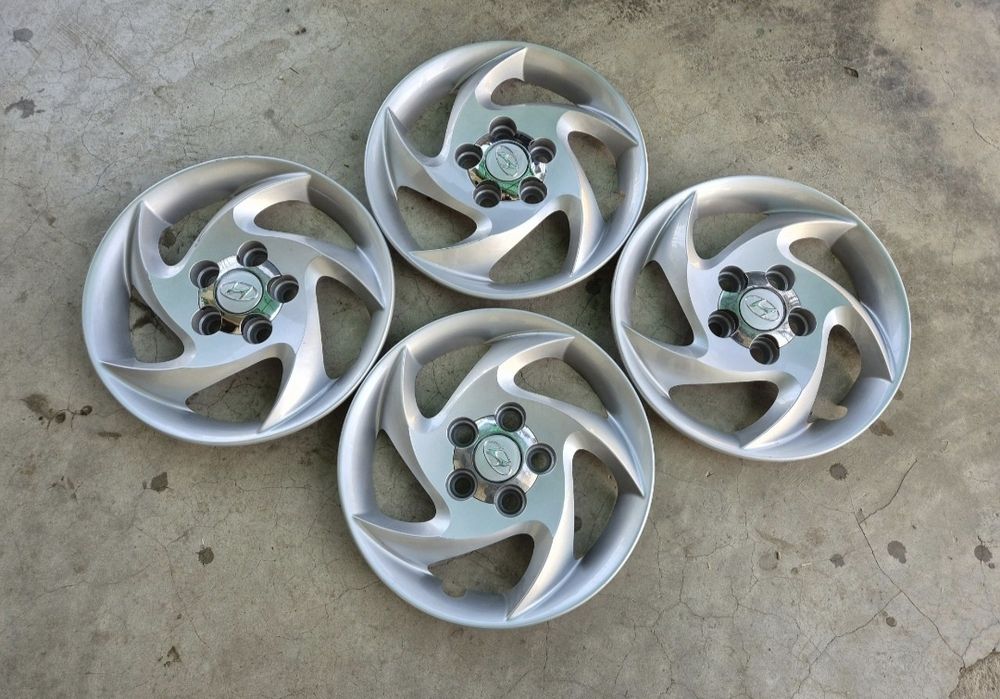 Două seturi de capace originale Hyundai R15 5x114,3 - 52960/3A700
