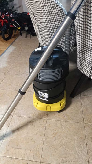 Прахосмукачка KARCHER AD 4 PREMIUM