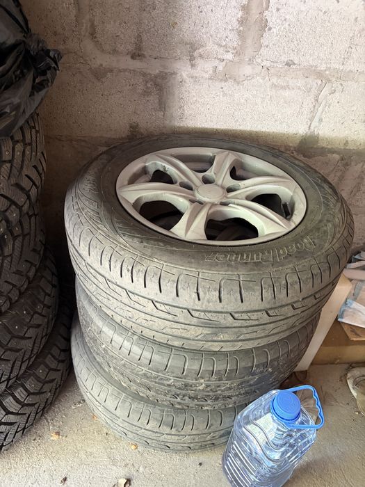 Продам резину с дисками r15