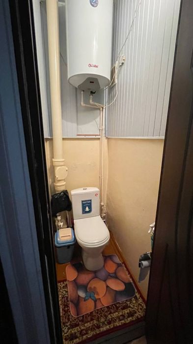 Срочно продаётся своя квартира  8 микрорайоне 79 дом