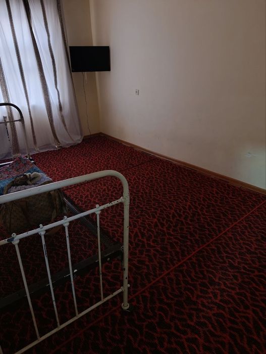 Шарк 1 да жойлашган 3 хонали квартира ижарага берилади