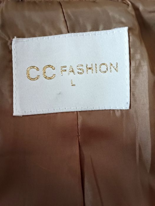 Манто цвят кафяв (капучино) 30 лв.