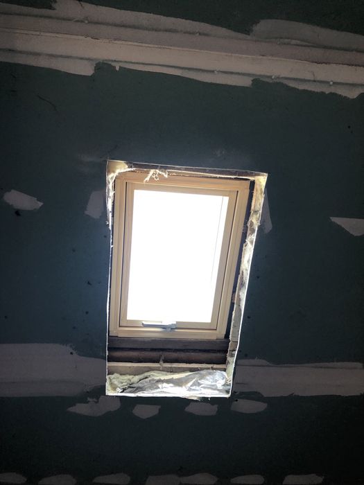 Montaj velux acoperis ferestre de mansarda
