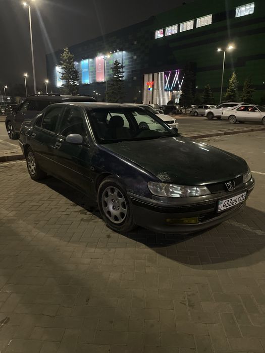 машина Peugeot 406