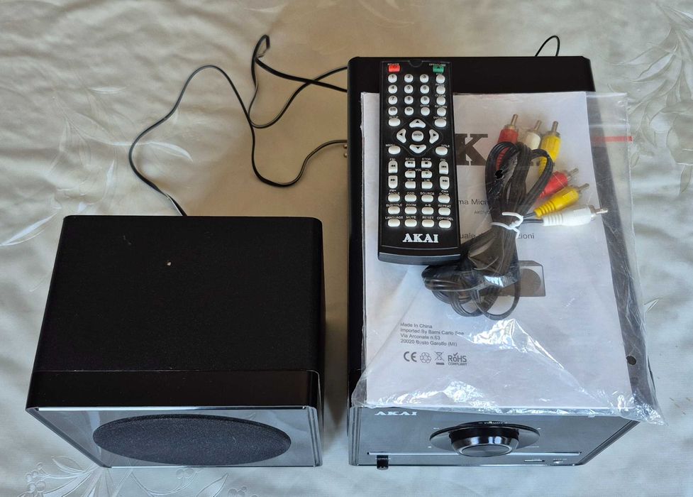 Sistem audio AKAI DVD, USB, AUX + 1 boxă – funcțional