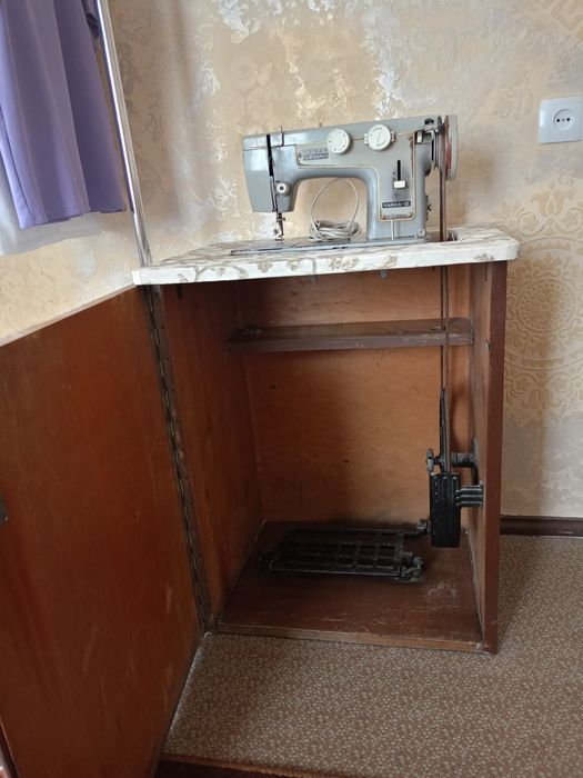 Швейная машина Чайка 3