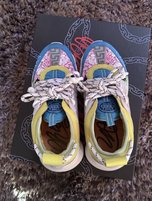 Versace chain reaction