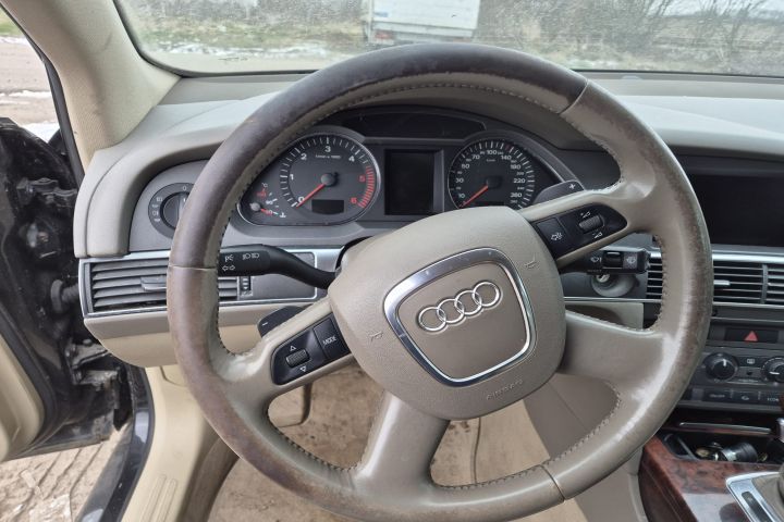 Luneta Audi A6 4F/C6