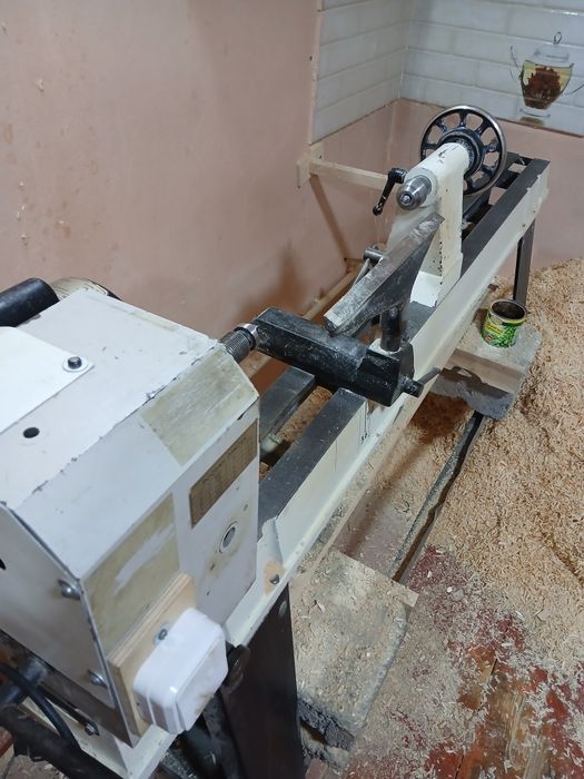 Продам токарной станок по дереву