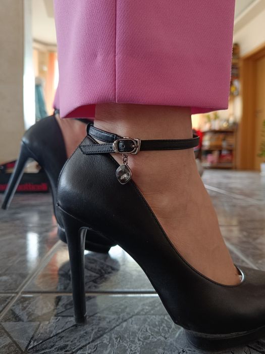 Обувки на висок ток - черни, червени, платформи - размер 37/38