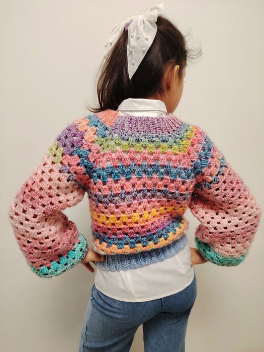 Pulover crosetat manual fete