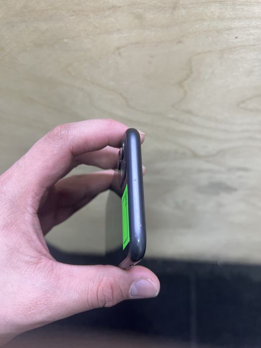 В продаже айфон 11 128гь