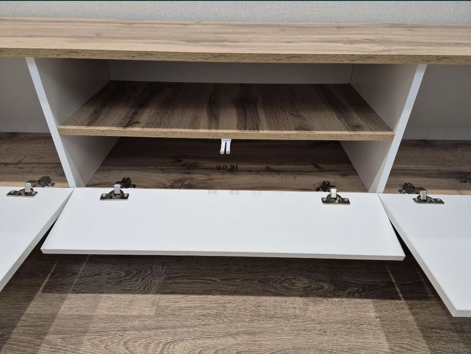 Продам ТВ тумба напольная 160х50х35