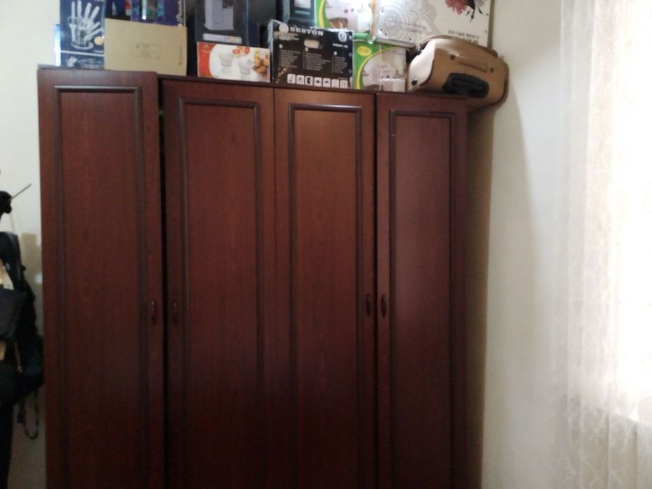 1  стенка. 1 шифонер  1. Диван  2 кресло