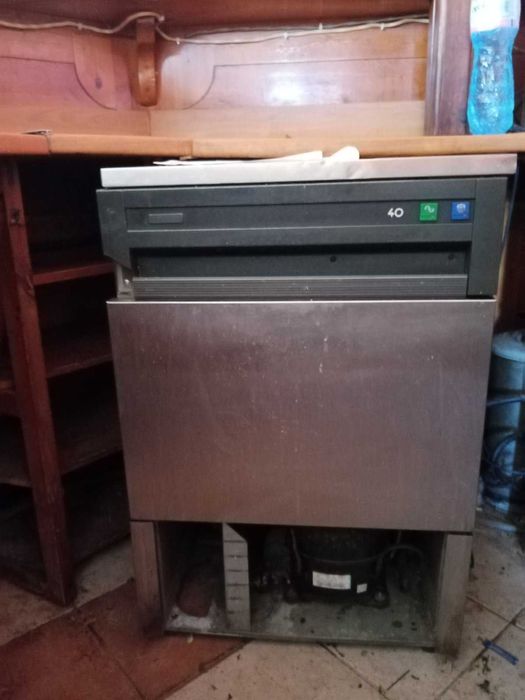 Ледогенератор Whirlpool