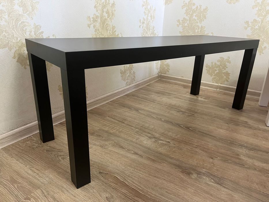 Продаю стол под ТВ