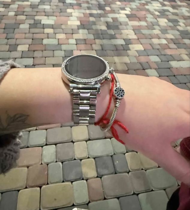 Продам в хорошем состоянии Michael Kors Access Sofie Smartwatch