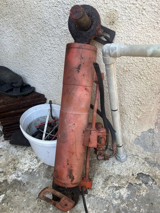 Хидравличен цилиндър от багер