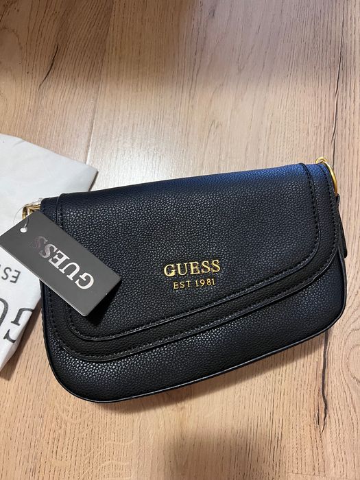 Черна кожена чанта Guess