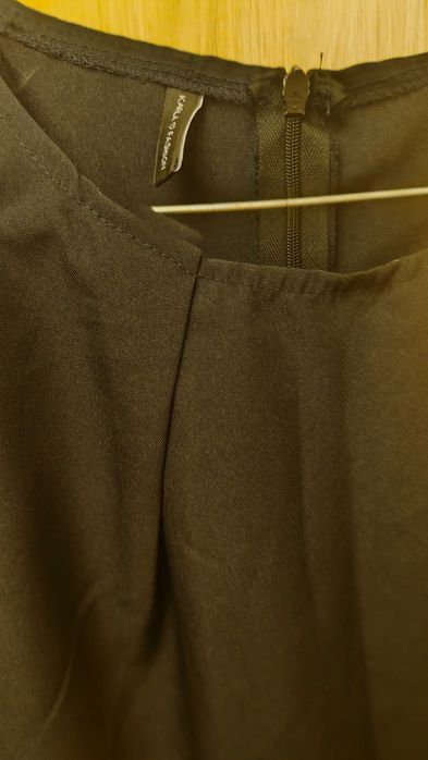 Rochita cu croiala eleganta pentru birou sau casual