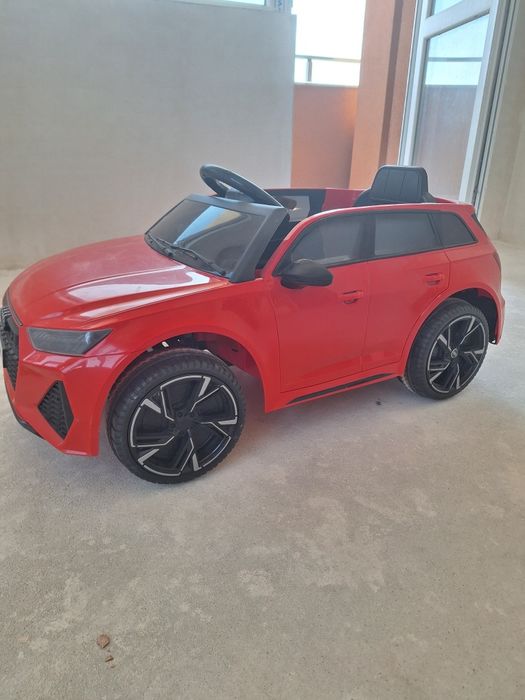 Продава се електрическа кола AUDI RS 6