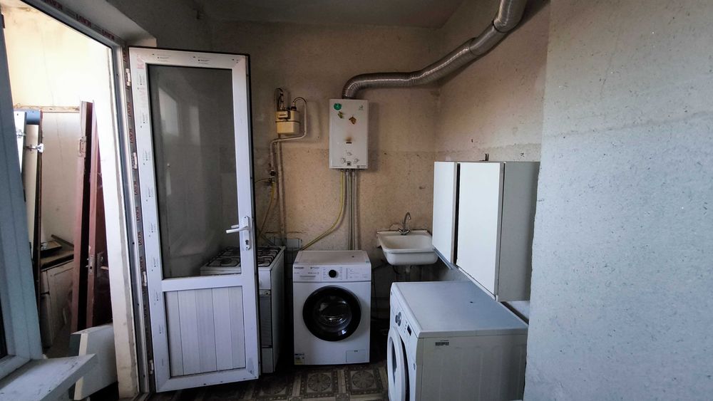 Продаётся 1-комнатная квартира 105-серии. 21 МКР - КАРАСУ. Этаж 5/5.