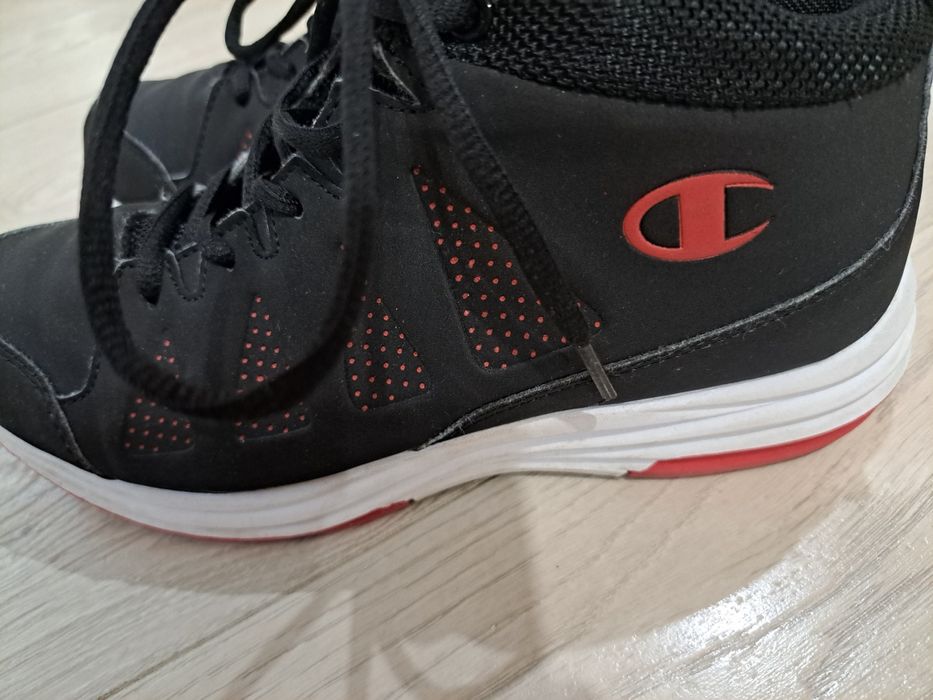 Нови маратонки Champion