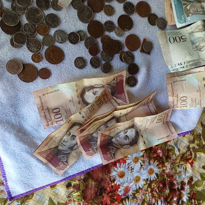 Vând monede și bancnote vechi