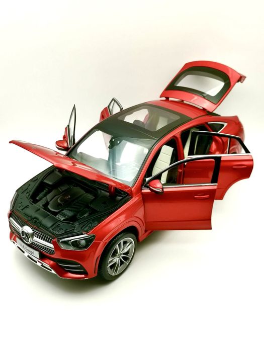 Macheta 1/18 Mercedes Benz iScale Nou!