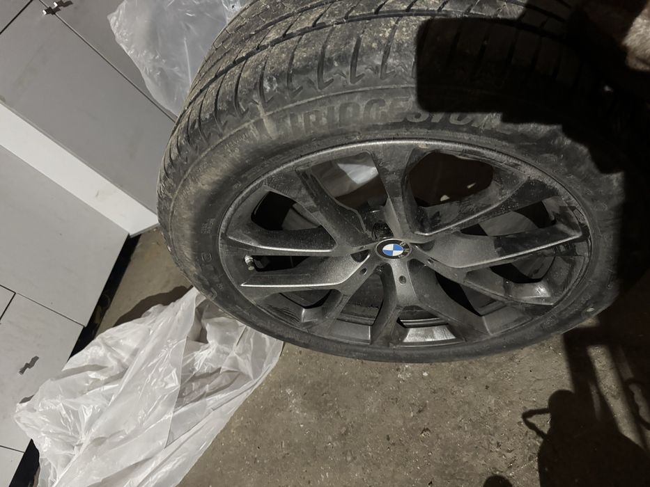 Продам шины с дисками на бмв