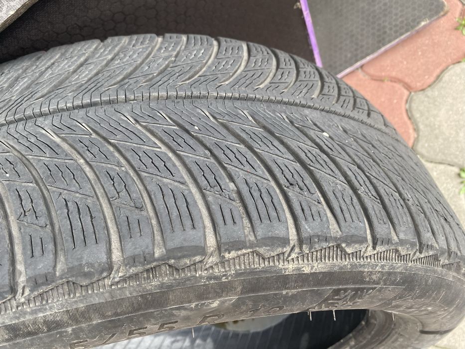 Vand 4 cauciucuri iarna 235/55 R19