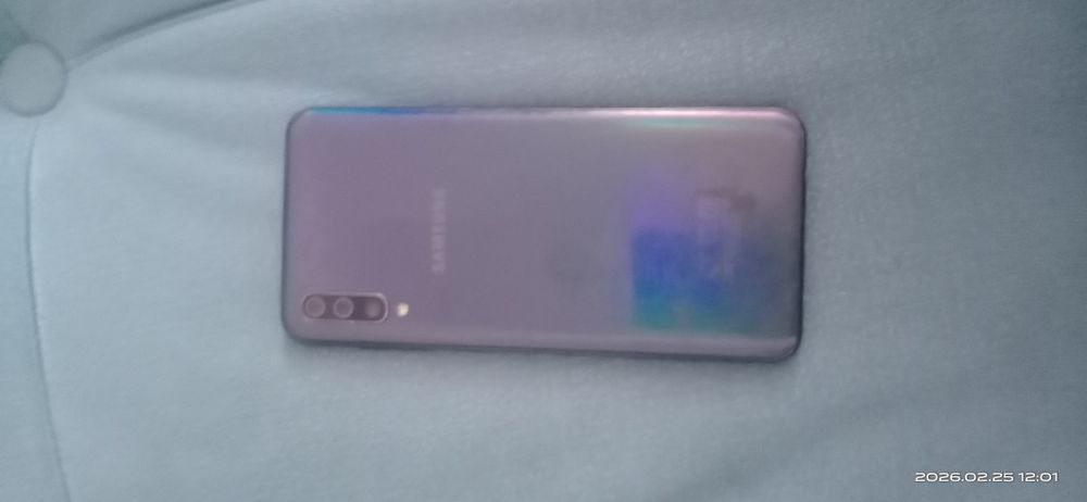 Самсунг а50 продам