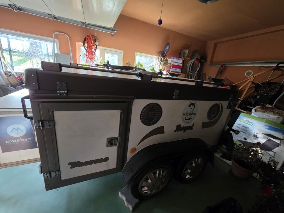 Vând remorca, transport câini, WT Metall  TH4 Royal