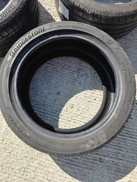 Гуми Bridgestone 255/40/r19 летни