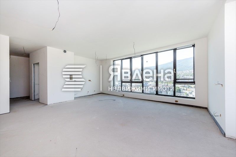 Продава 4-Стаен в Кръстова Вада