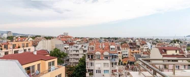 Продава се Тристаен апартамент в Варна, Зимно кино Тракия - 220 кв.м за 4546 €/кв.м - Снимка #3