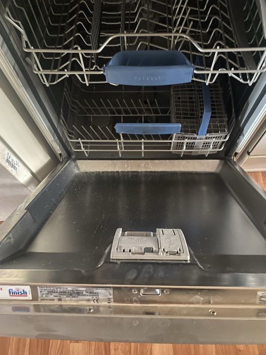 Продам посудомоeчную машину