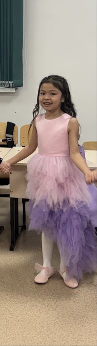 Нарядное платье с туфлей