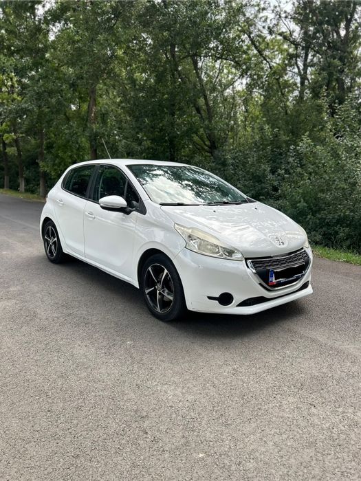 Peugeot 208 2013