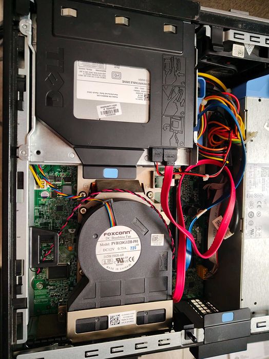 PC Компютър настолен DELL