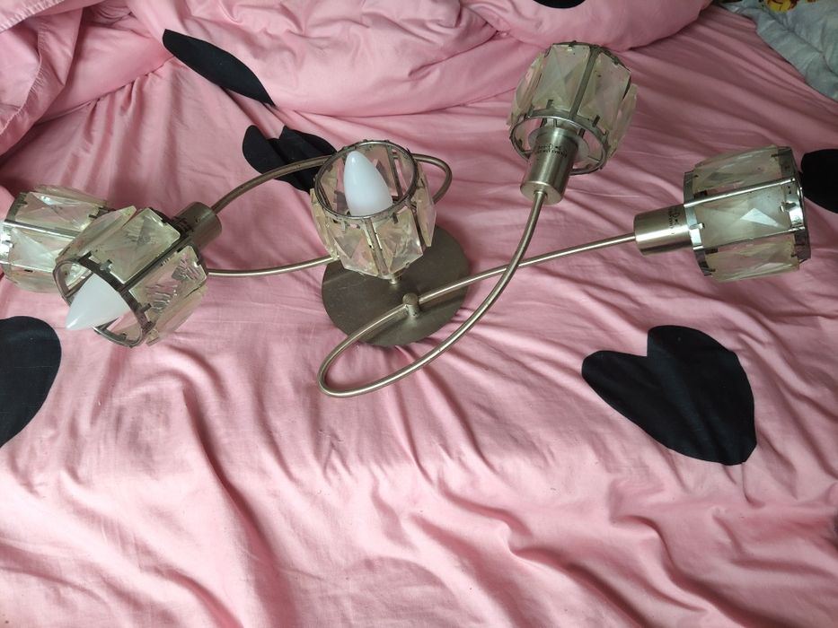 Lustre diferite modele