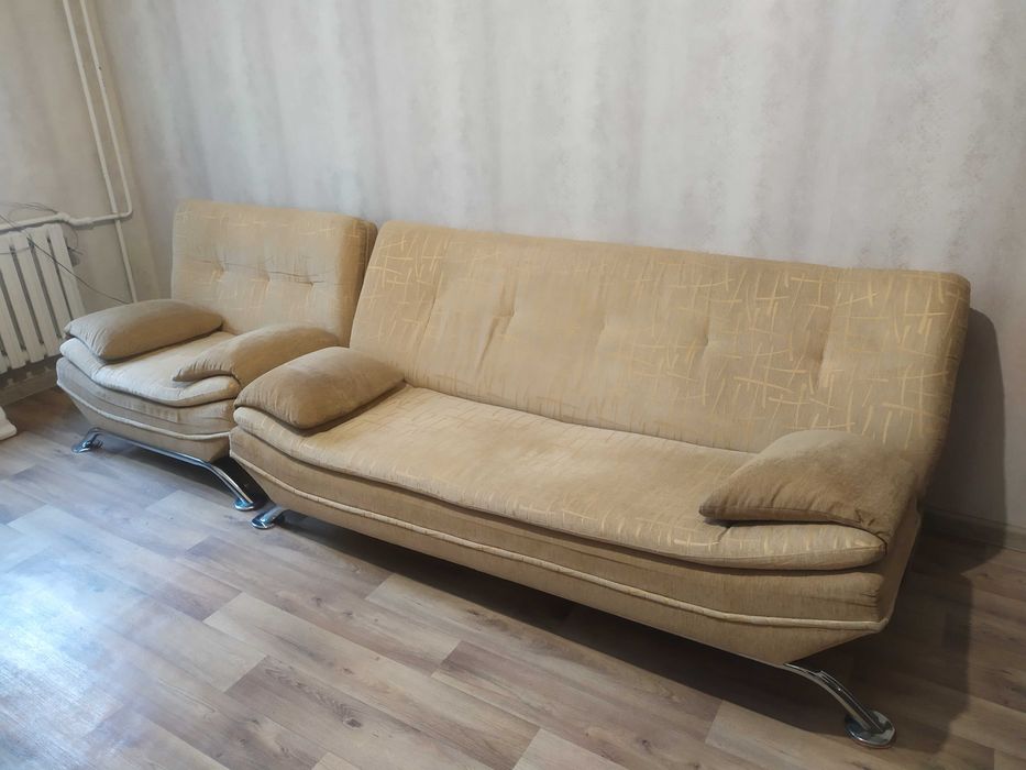 Продается диван с креслом