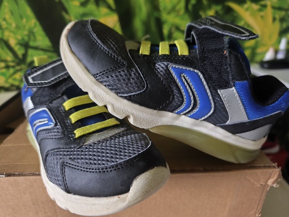 Обувки за момче Geox и Nike