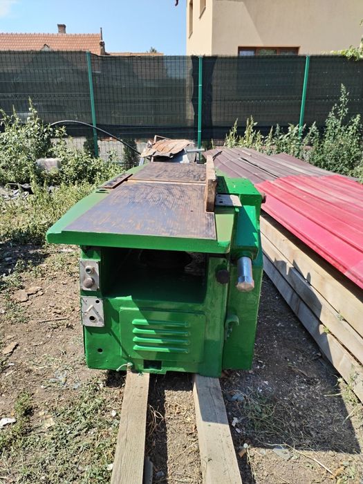 Circular cu freza și abric cu grosime