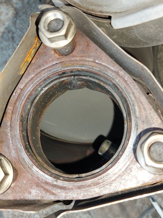 Выхлопной коллектор Subaru Outbask .