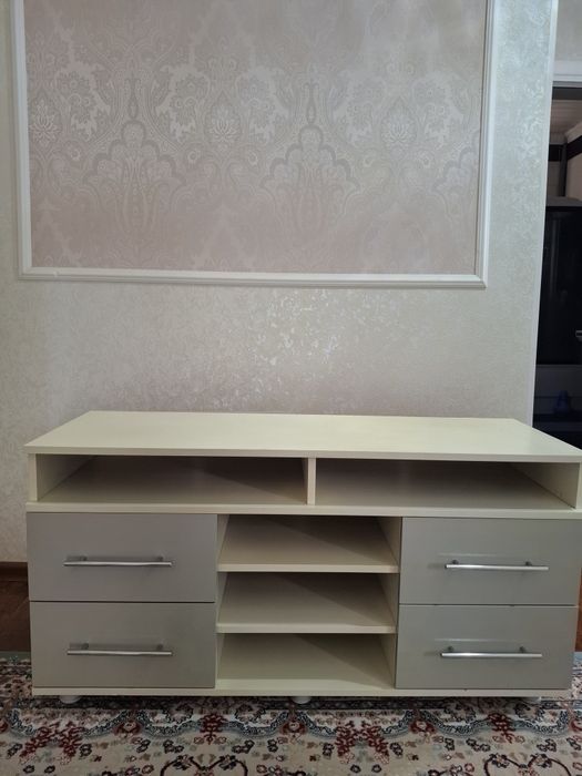 Тв тумба в отличном состояний