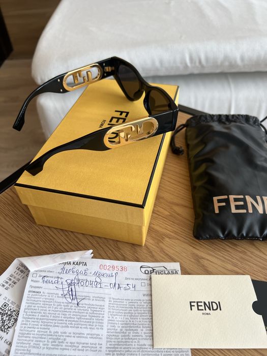 Оригинални слънчеви очила Fendi